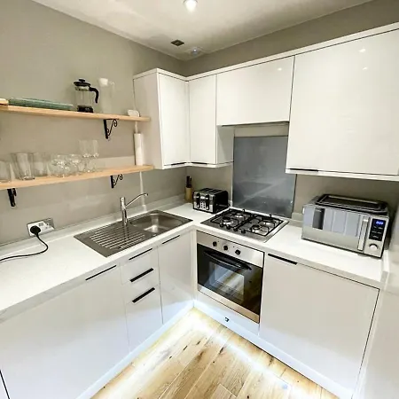 Charming 3 Bed Apartment In Old Town Edinburgh Exterior photo