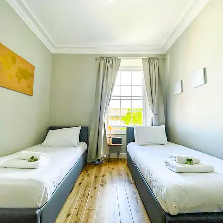 Charming 3 Bed Apartment In Old Town Edinburgh Exterior photo