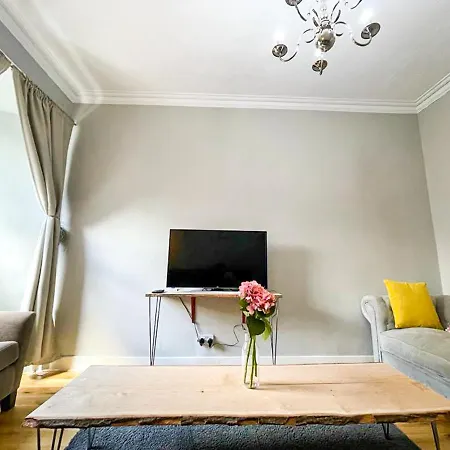 Charming 3 Bed Apartment In Old Town Edinburgh Exterior photo