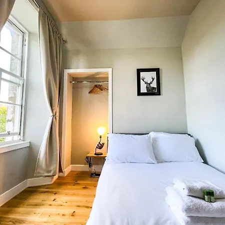 Charming 3 Bed Apartment In Old Town Edinburgh Exterior photo
