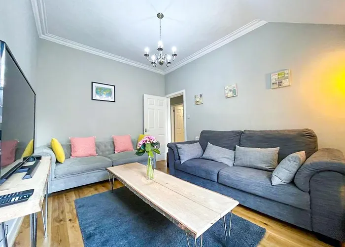 Charming 3 Bed Apartment In Old Town