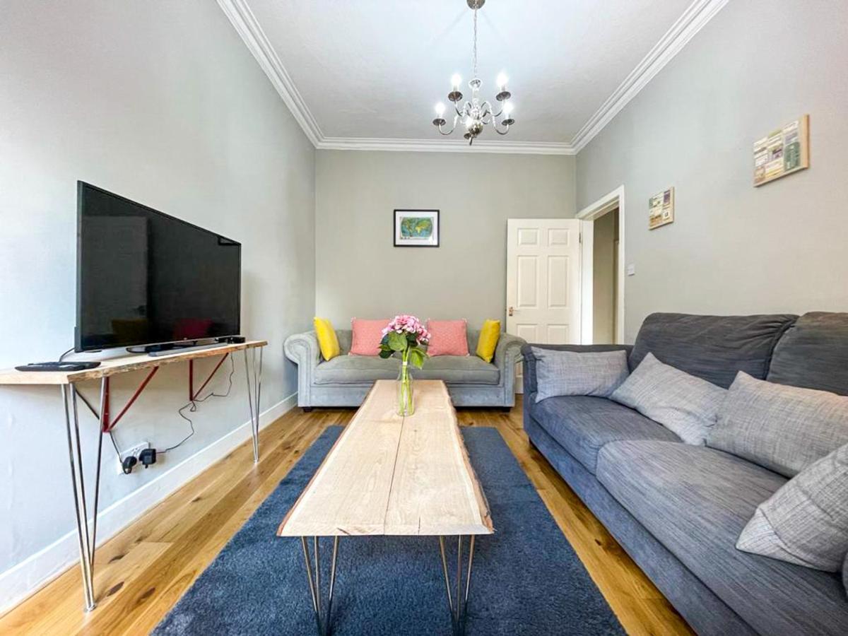Apartamento Charming 3 Bed In Old Town Edimburgo