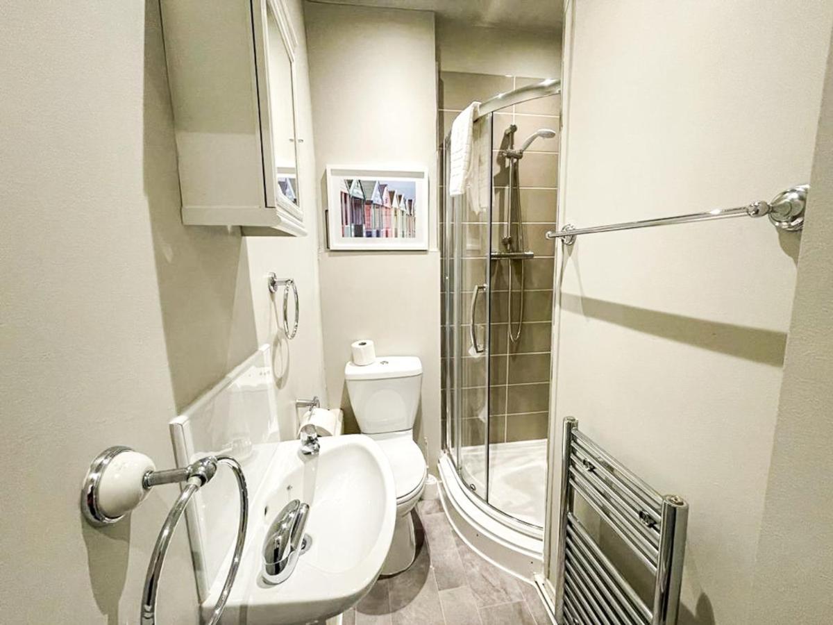 Charming 3 Bed In Old Town Апартаменты
